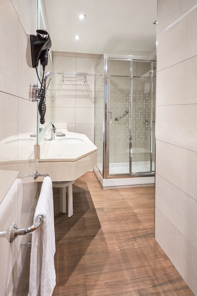 Habitación estándar con 2 camas individuales del hotel Cason Del Tormes. Foto 5