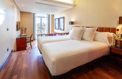 Habitación Doble Superior con vistas a la ciudad - 1 o 2 camas del hotel Villa Real. Foto 5