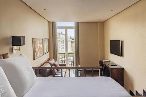 Habitación Doble Superior con vistas a la ciudad - 1 o 2 camas del hotel Villa Real. Foto 6