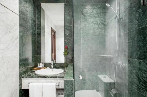 Suite Junior del hotel Villa Real. Foto 1