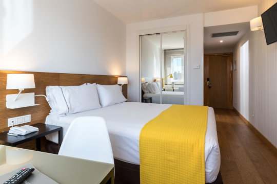 Habitación doble del hotel 1881 Madrid Ventas. Foto 1