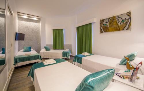 Habitación cuádruple del hotel Sun Holidays. Foto 2