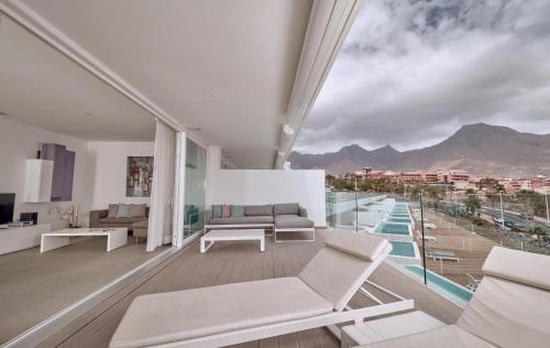 Suite Divinity Bliss de 1 dormitorio con vistas al mar del hotel Baobab Suites. Foto 2