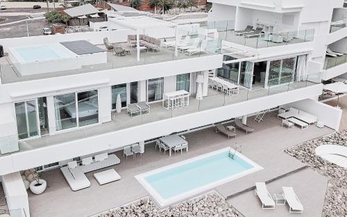 Infinity Elegance 3 bedroom penthouse with private pool and sea view del hotel Baobab Suites. Foto 1