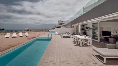 Suite Infinity Rio de 3 dormitorios con piscina privada y vistas al mar del hotel Baobab Suites