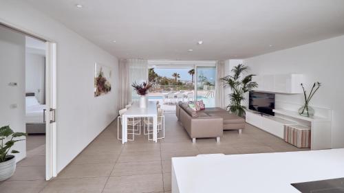 Suite Infinity Rio de 3 dormitorios con piscina privada y vistas al mar del hotel Baobab Suites. Foto 1