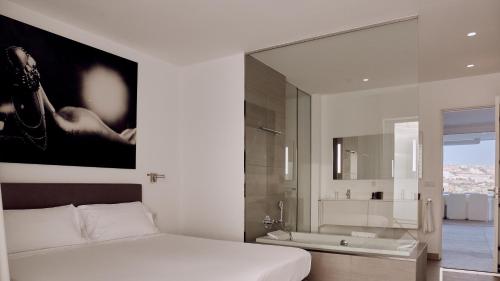 Infinity Harmony 3 bedroom with private pool, hot tub and sea view del hotel Baobab Suites. Foto 3