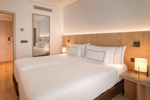 Habitación Meliá del hotel Melia Barajas. Foto 3