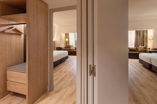Habitación Superior comunicada del hotel Melia Barajas. Foto 4