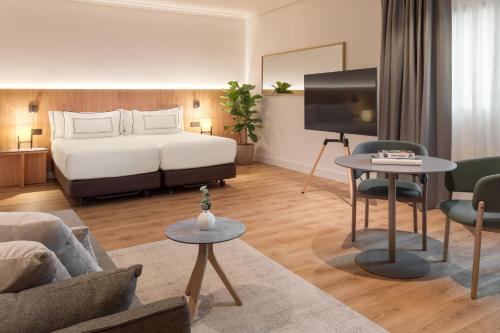 Suite Junior The Level del hotel Melia Barajas. Foto 1