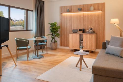 Suite Junior The Level del hotel Melia Barajas. Foto 5