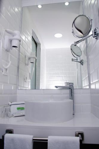 Habitación Doble con vistas al mar - 1 o 2 camas del hotel Ereza Mar- Adults Only. Foto 3