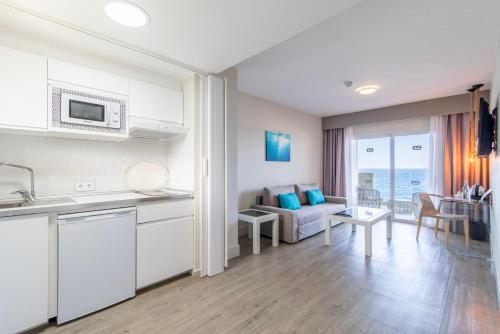 Suite Junior con vistas al mar del hotel Ereza Mar- Adults Only. Foto 1