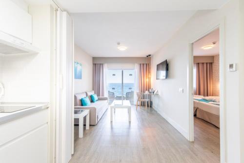 Suite Junior con vistas al mar del hotel Ereza Mar- Adults Only. Foto 2