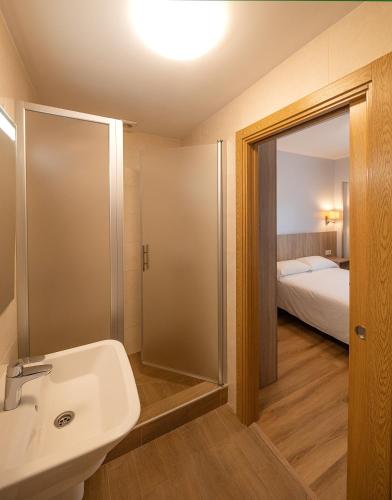 Habitación Doble Económica del hotel Panton. Foto 11