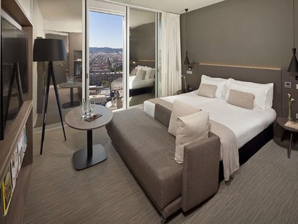 Habitación Grand Premium The Level con Vistas a la Ciudad del hotel The Level At Melia Barcelona Sky