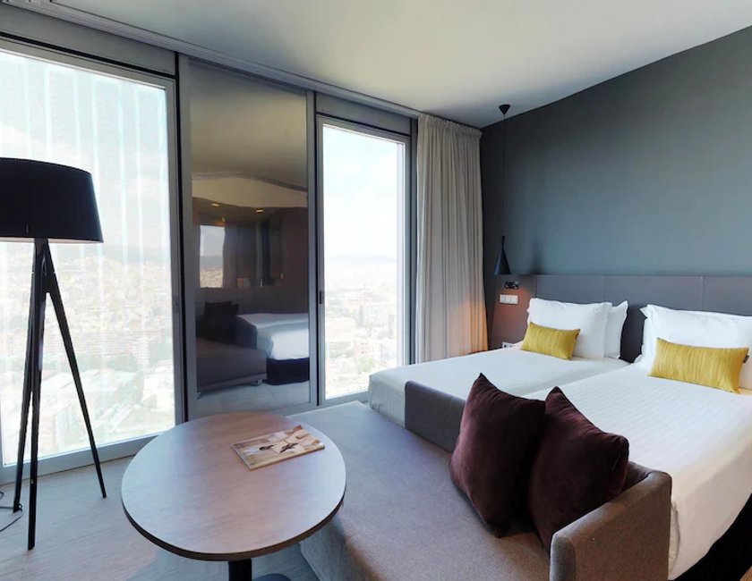 Habitación Familiar The Level con Vistas a la Ciudad del hotel The Level At Melia Barcelona Sky. Foto 2