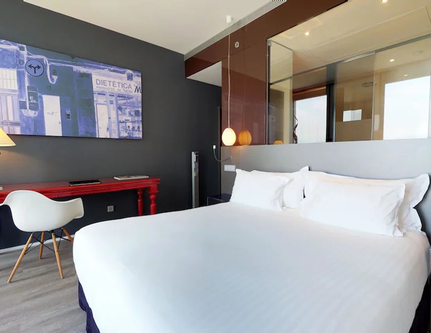 Habitación The Level con vistas a la ciudad del hotel The Level At Melia Barcelona Sky. Foto 1