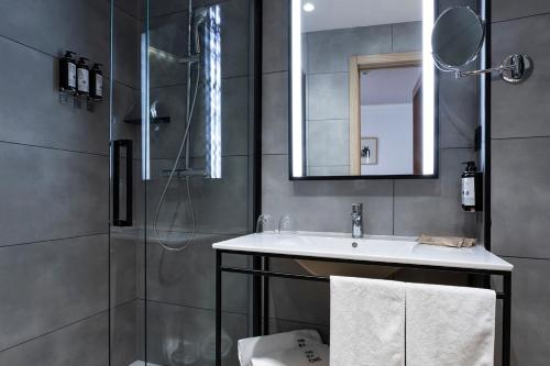 Habitación Doble Pequeña del hotel Petit Palace Cliper. Foto 3