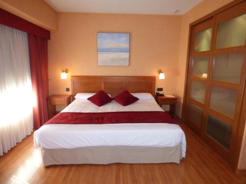 Habitación Superior con cama extragrande del hotel Eco Via Lusitana
