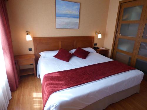 Habitación Superior con cama extragrande del hotel Eco Via Lusitana. Foto 2
