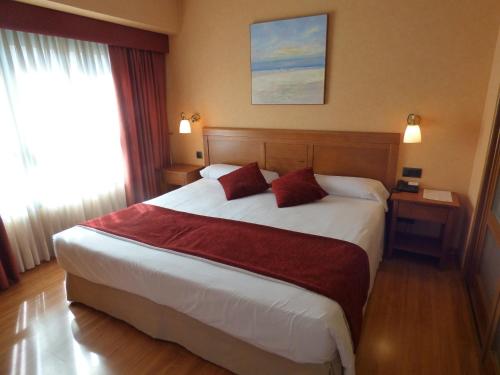 Habitación Superior con cama extragrande del hotel Eco Via Lusitana. Foto 3