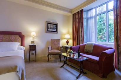 Habitación doble Superior del hotel Relais and Châteaux Orfila. Foto 3