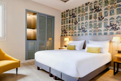 Habitación Estándar - Cama extragrande del hotel One Madrid-Plaza de España. Foto 3