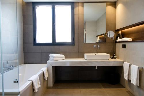 Suite del hotel One Madrid-Plaza de España. Foto 6