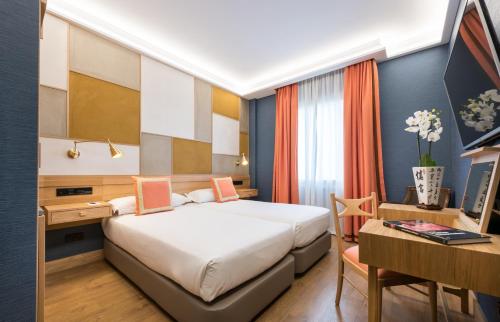 Habitación doble Interior Vista Patio del hotel Principe Pio. Foto 7