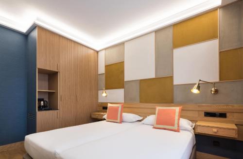 Habitación doble Interior Vista Patio del hotel Principe Pio. Foto 9