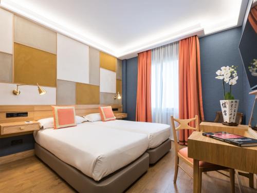 Habitación doble Interior Vista Patio del hotel Principe Pio. Foto 10