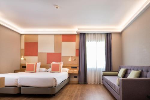 Habitación Triple del hotel Principe Pio. Foto 3