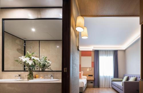 Habitación Triple del hotel Principe Pio. Foto 5