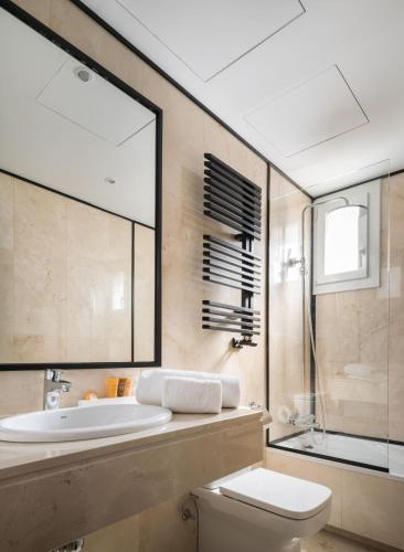 Habitación Familiar del hotel Principe Pio. Foto 7