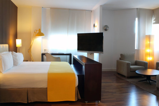 Suite del hotel Rafaelhoteles Atocha. Foto 1