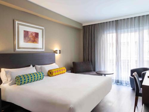 Habitación Doble Superior - 1 o 2 camas del hotel Mercure Madrid Centro. Foto 14