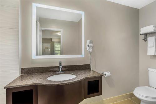 Habitación Doble con 2 camas dobles - No fumadores del hotel Best Western Fort Lee. Foto 3