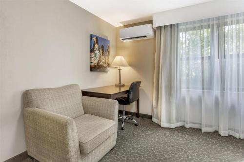 Habitación en esquina con cama grande - No fumadores del hotel Best Western Fort Lee. Foto 2