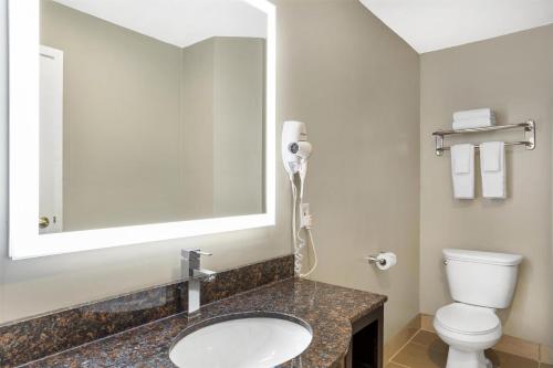 Suite Doble con sofá cama - No fumadores - Cama grande del hotel Best Western Fort Lee. Foto 3