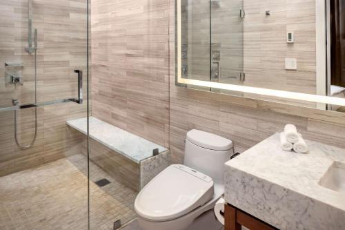 Suite con 1 dormitorio, cama extragrande y sofá cama - Ático del hotel Hilton Club The Quin New York