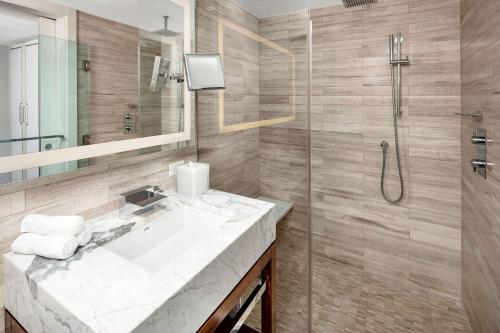 Estudio Plus con cama extragrande del hotel Hilton Club The Quin New York