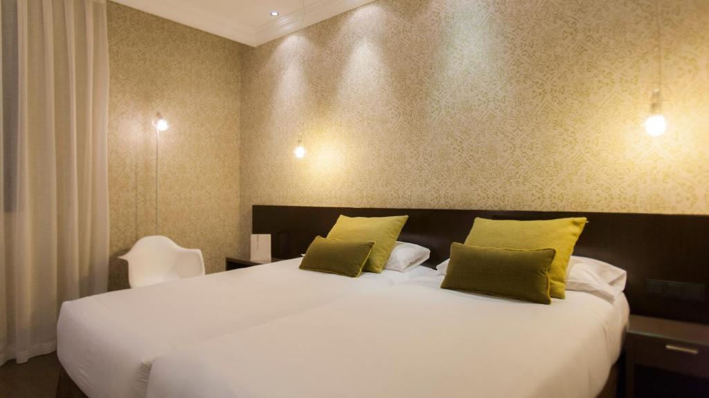 Habitación doble Comunicada del hotel Vincci Madrid Centrum. Foto 2