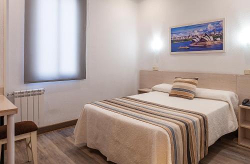 Habitación Individual del hotel Mediodia. Foto 2