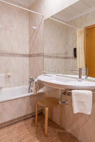 Habitación Triple del hotel Mediodia. Foto 4