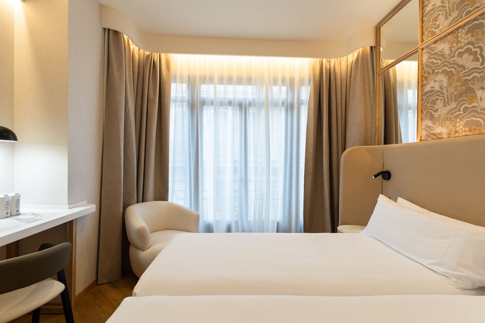 Habitación estándar doble del hotel Petit Palace Chueca. Foto 5