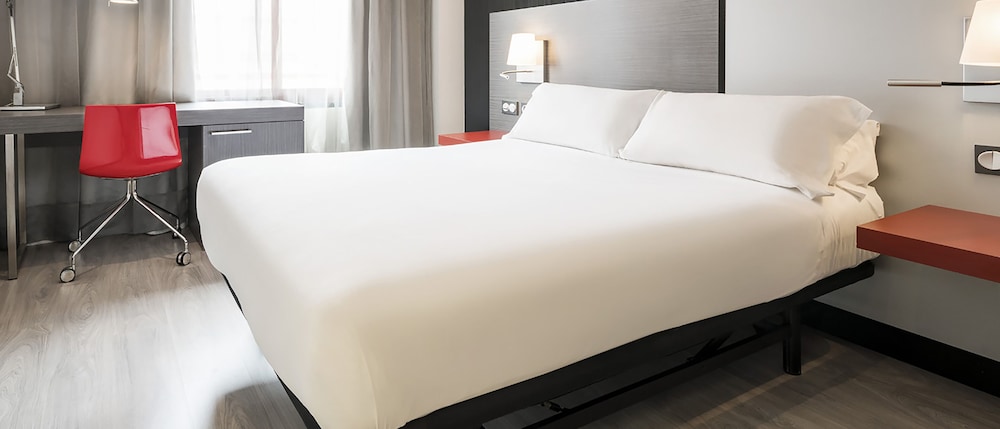 Habitación doble del hotel Ilunion Suites Madrid