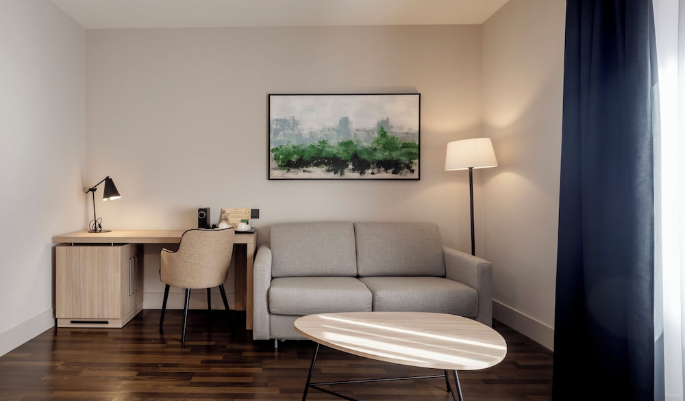 Habitación familiar del hotel Ilunion Suites Madrid. Foto 7