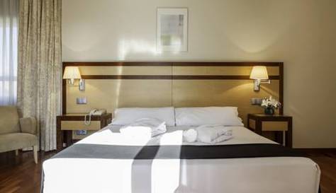 Habitación doble Superior del hotel Ilunion Pio Xii. Foto 1