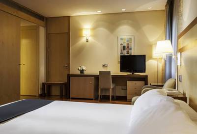 Habitación doble Superior del hotel Ilunion Pio Xii. Foto 2